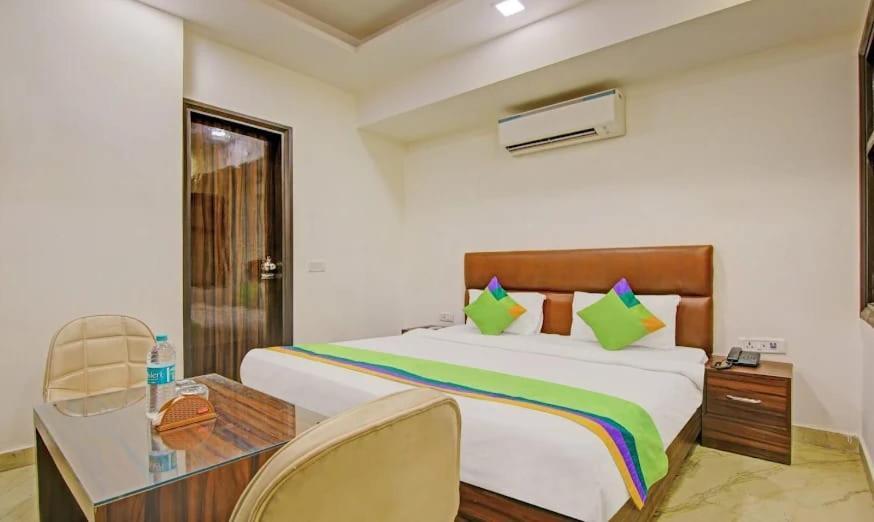 Hotel Max New Delhi Exteriör bild