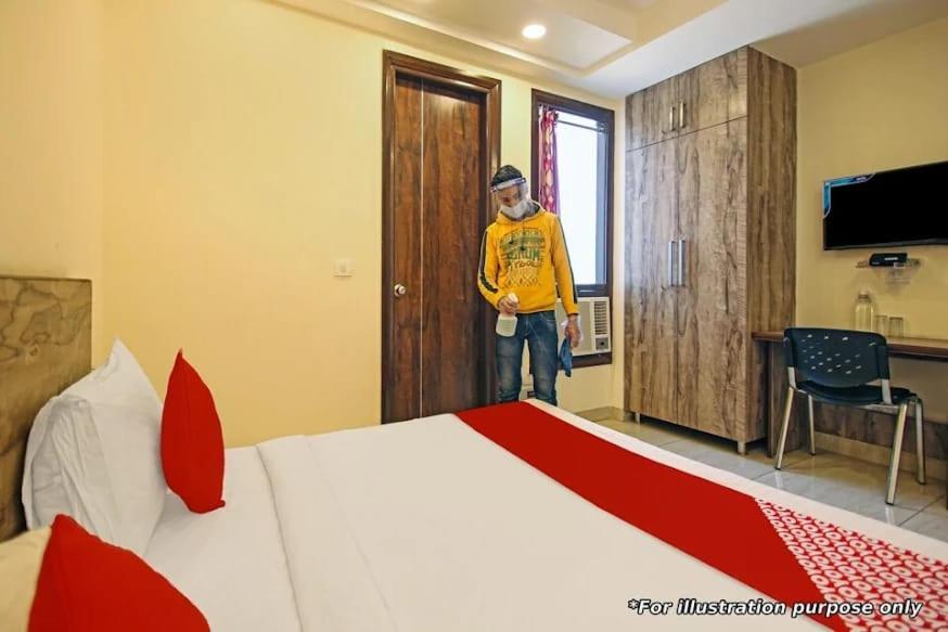 Hotel Max New Delhi Exteriör bild