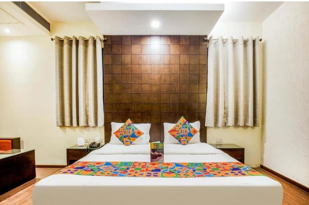 Hotel Max New Delhi Exteriör bild